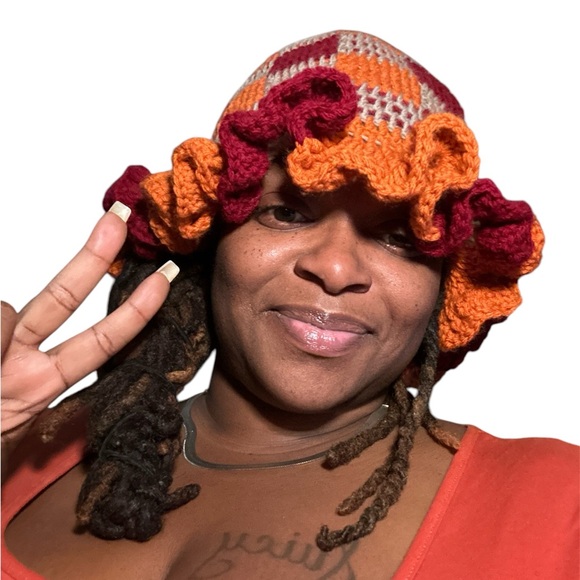 Handcrafted Checkered Ruffle Hat - Picture 3 of 6